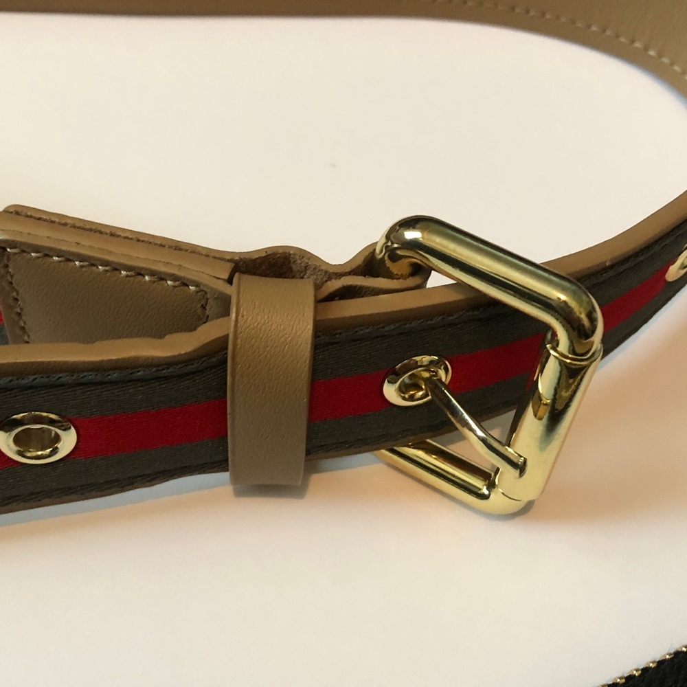 Bandolier tan mini crossbody bag/red & green strap - Picture 4 of 6